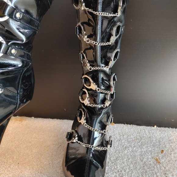 High-heeled Boots - Picture 2 of 3